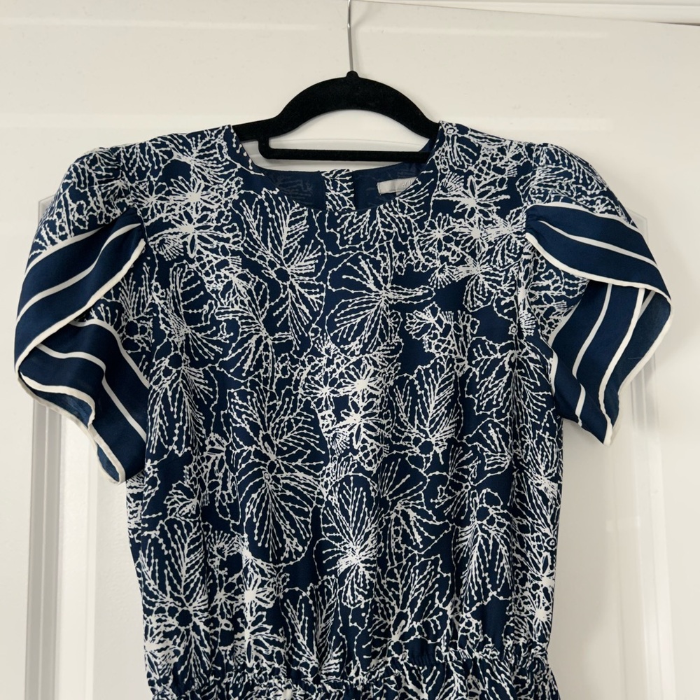 H&M Navy and White Long Sleeve Floral Dress
